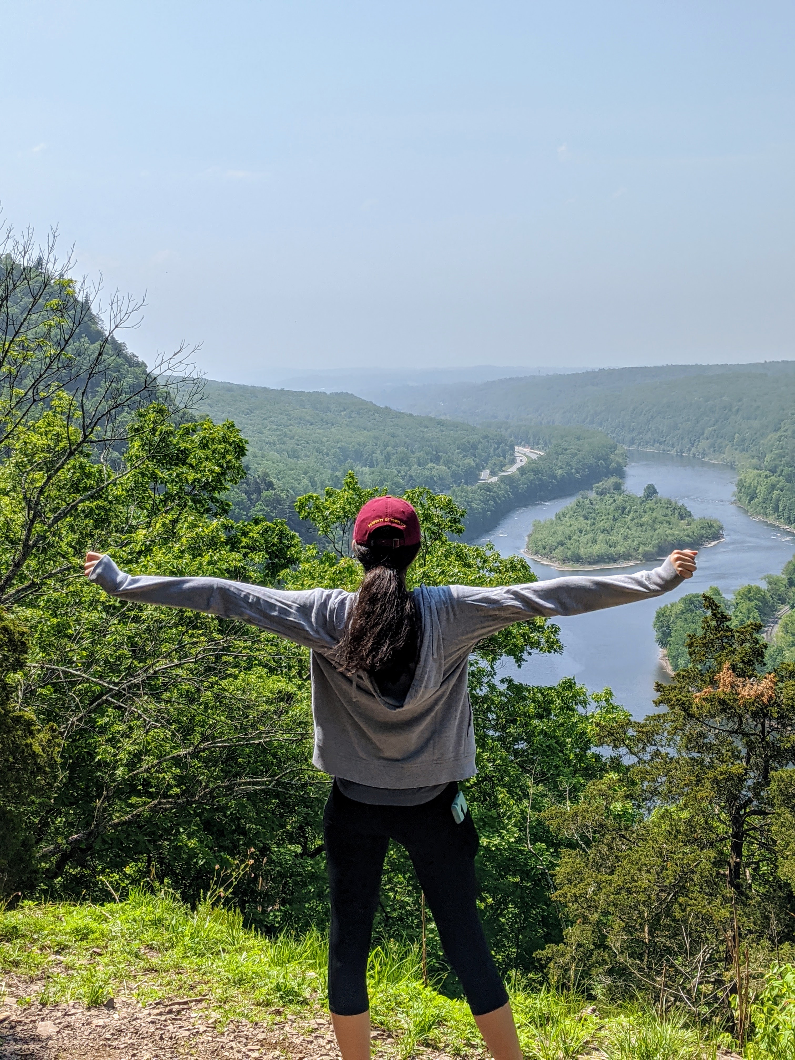 Conquering Mount Tammany: A Breathtaking Climb and Panoramic Payoff